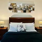 Mayfair Apartment In Century City Near Canal Walk Mall