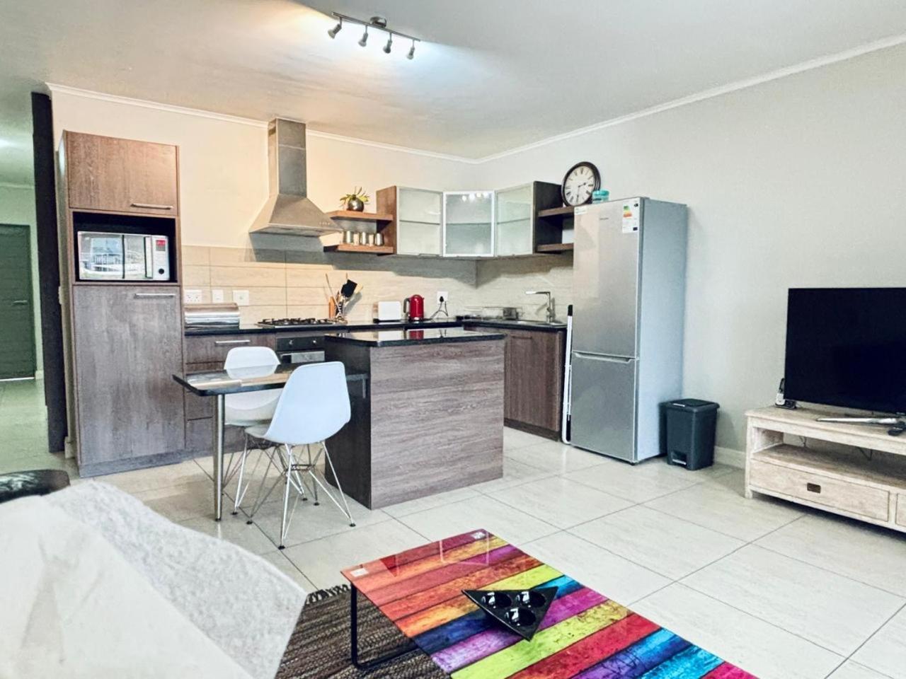 Mayfair In Century Near Canal Walk Mall * Cape Town