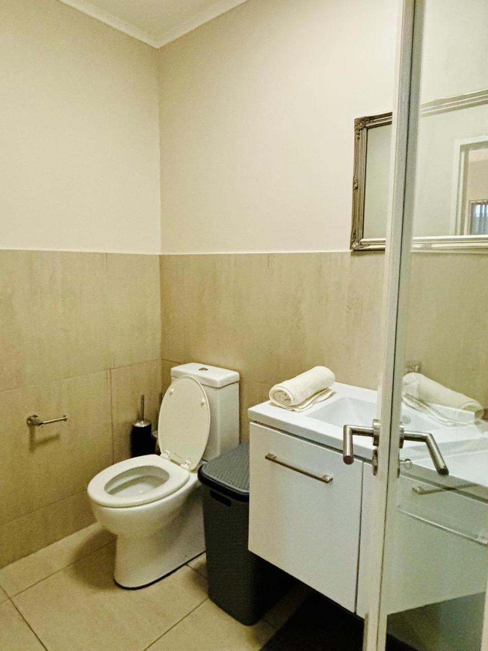 Mayfair In Century Near Canal Walk Mall * Cape Town